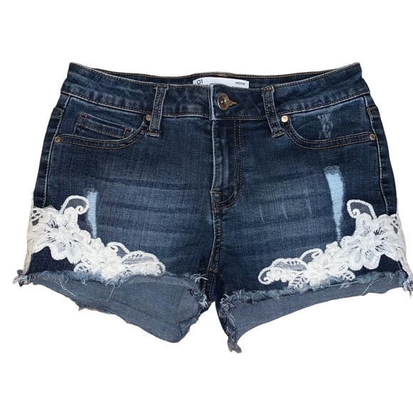 Eighty Two Pants - Eighty Two Denim Ardene Shortie Short Court High Rise Jeans Shorts Size 01